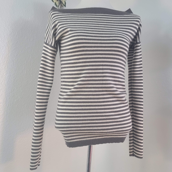 CLUB MONACO 100% CASHMERE STRIPED LONG SLEEVE BOAT NECK WOMEN'S SIZE SMALL - Picture 14 of 16